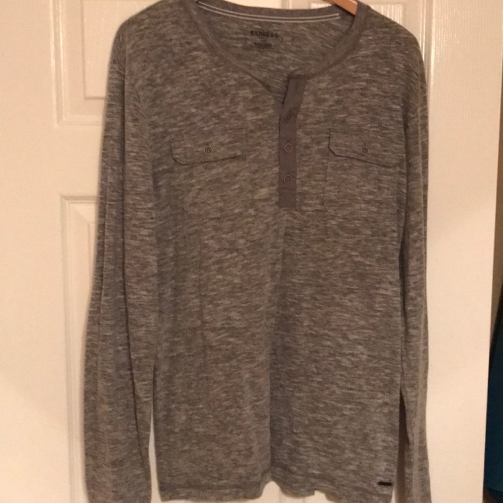 Express Men’s collarless shirt